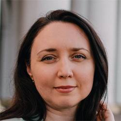 НАТАЛЯ КОВАЛЕНКО – психолог-практик, психотерапевт у методі позитивної психотерапії, психотренер, коуч, член Всесвітньої Асоціації позитивної психотерапії WAPP, експерт проектів зі зниження ваги та розвитку особистості.